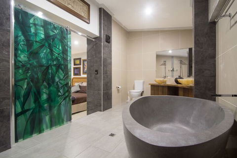 The Penthouse Port Douglas - Sunshine Coast Tourism 6