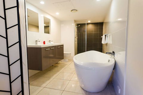 The Penthouse Port Douglas - Sunshine Coast Tourism 5