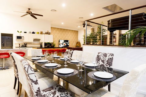 The Penthouse Port Douglas - Sunshine Coast Tourism 4