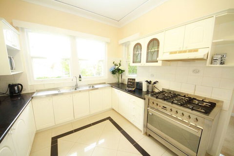 Baulkham Hills Beauty - Holiday Sunshine Coast 6