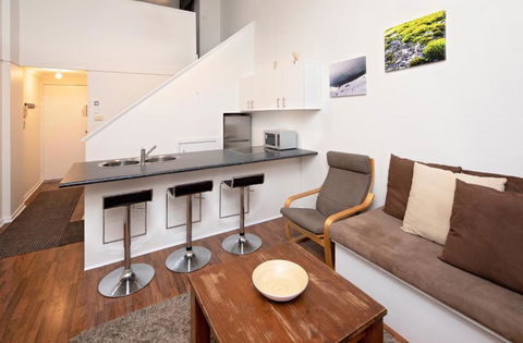 Central Abode Modern Apartment In The Heart Of Jindabyne - Holiday Sunshine Coast 4
