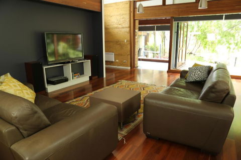 Anagama House & Studio - Sunshine Coast Tourism 4