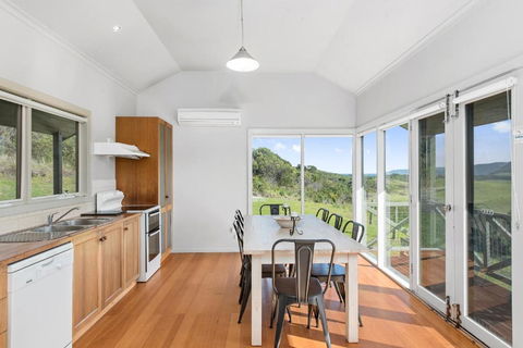 Joanna Cottage - Holiday Sunshine Coast 2