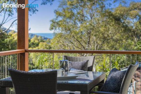 Avalon Tree House - Holiday Sunshine Coast 7