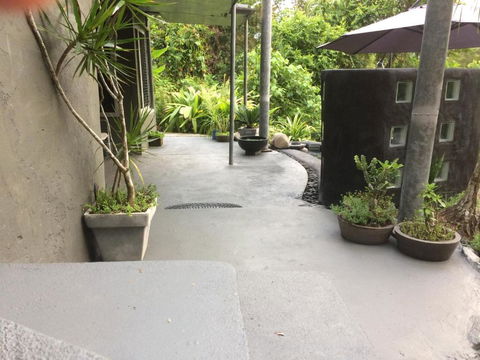 Earthship Daintree - Holiday Sunshine Coast 2