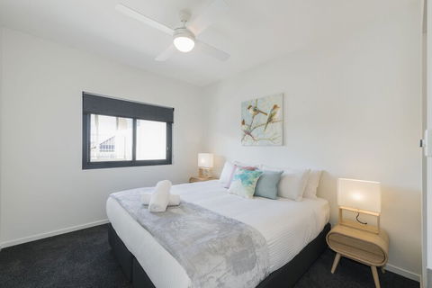 Astra Apartments Broadmeadow - Holiday Sunshine Coast 6