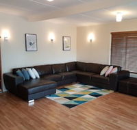 53 Honeysuckle in Silverleaves - Sunshine Coast Tourism