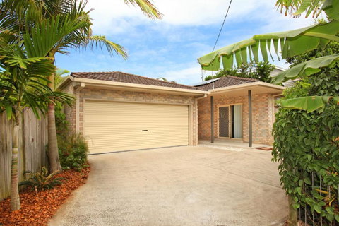15 Joanne Street Marcoola - Holiday Sunshine Coast 2