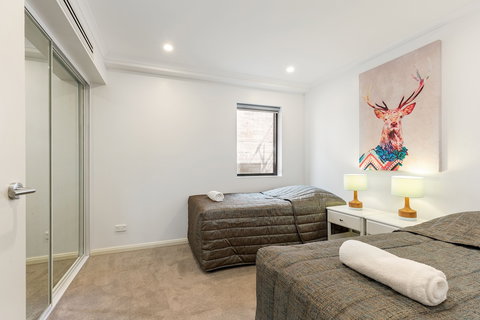 Balmain Modern Apartments - Holiday Sunshine Coast 6