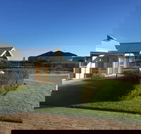 Golf and Beach Retreat - Holiday Sunshine Coast