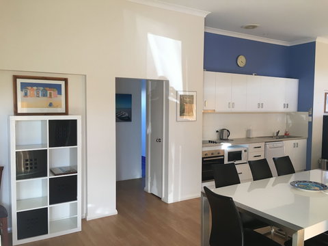 Golf And Beach Retreat - Holiday Sunshine Coast 2