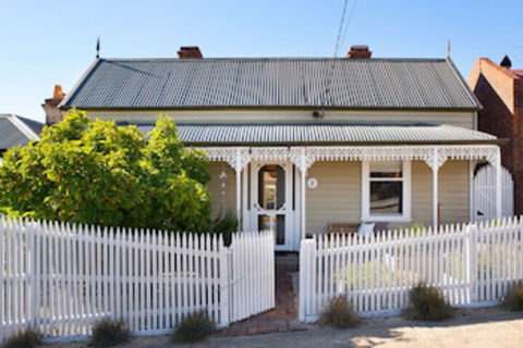 Albert Cottage - Holiday Sunshine Coast 0