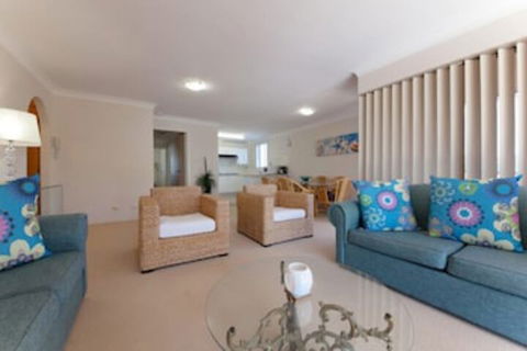 Kamilaroi Unit 6, 58-60 Magnus Street - Holiday Sunshine Coast 0