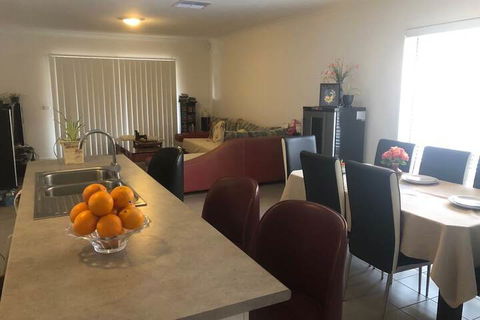 Lovely House - Holiday Sunshine Coast 6