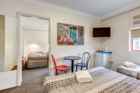 Arena Hotel - Holiday Sunshine Coast 0