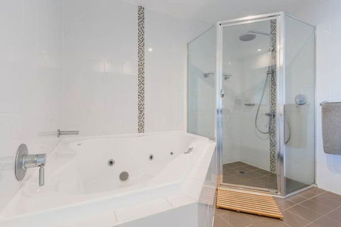 SOLARIS At Fingal Bay - Sunshine Coast Tourism 5