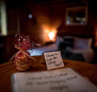 Guide Falls Cottage - Holiday Sunshine Coast