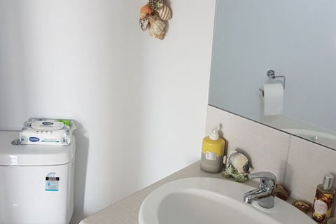 Apartment With Views - Holiday Sunshine Coast 6