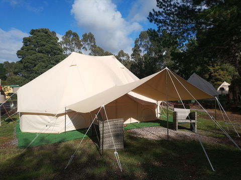 Zeehan Bush Camp - Sunshine Coast Tourism 0