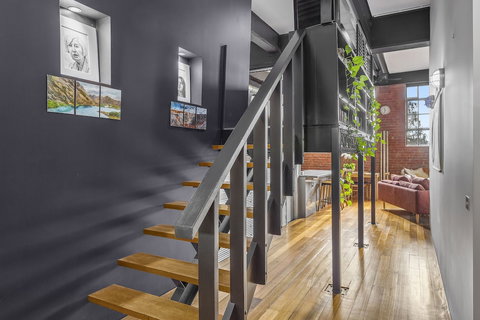 BOUTIQUE STAYS - Loft On Rose - Sunshine Coast Tourism 3