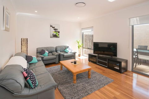 Gale House - Holiday Sunshine Coast 6
