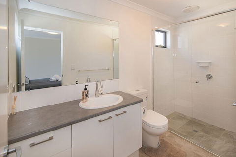 Gale House - Holiday Sunshine Coast 1