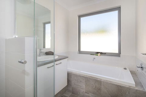 Gale House - Holiday Sunshine Coast 7