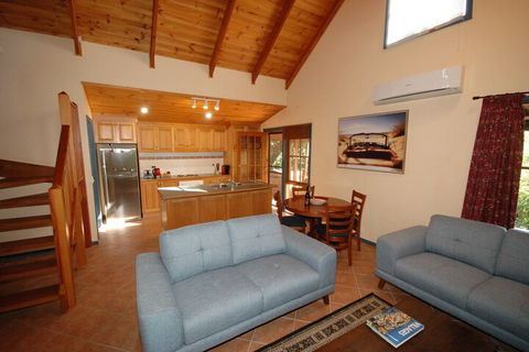 Garden Cottage Beechworth - Holiday Sunshine Coast 6