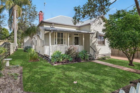 Ambiente Cottage Pet & Family Friendly - Holiday Sunshine Coast 6