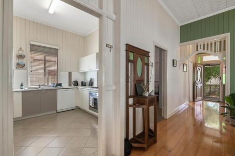 Ambiente Cottage Pet & Family Friendly - Holiday Sunshine Coast 5
