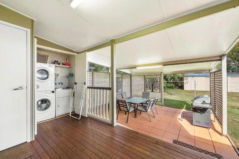 Ambiente Cottage Pet & Family Friendly - Holiday Sunshine Coast 4