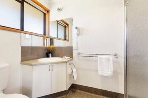 Lakeside Country Club - Numurkah - Sunshine Coast Tourism 3