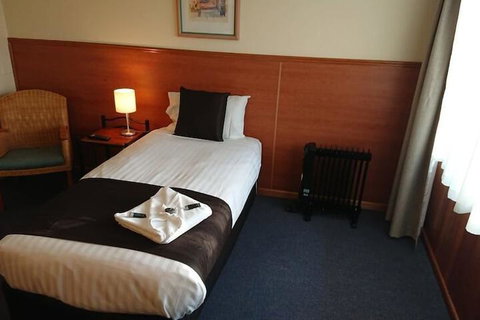 Mt Lyell Motor Inn - Holiday Sunshine Coast 7