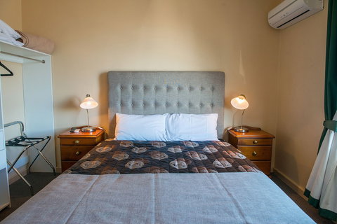 Riverside Hotel Motel - Holiday Sunshine Coast 2