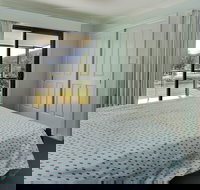 Anchor Down at Hat Head