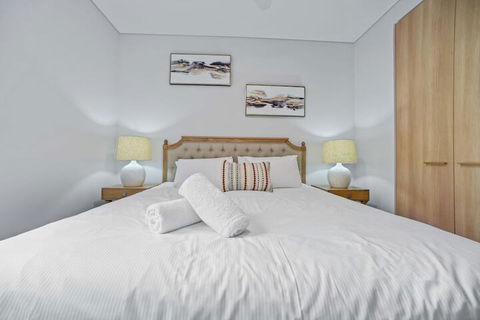 HomeHotel Ultra Luxurious 3 Bedroom Penthouse - Sunshine Coast Tourism 6