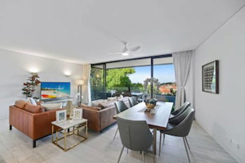HomeHotel Ultra Luxurious 3 Bedroom Penthouse - Sunshine Coast Tourism 0