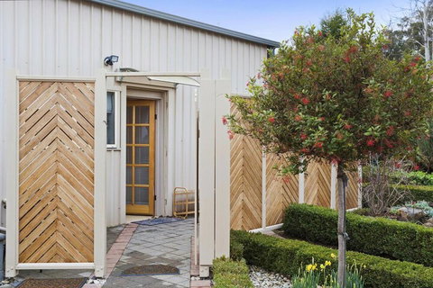 Kayena Studio - Sunshine Coast Tourism 1