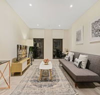 New 2 Bedroom Apt Minutes Walking to Darling Harbour - Holiday Sunshine Coast