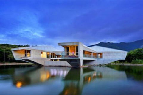 Alkira Award Winning Luxury Holiday Home - Holiday Sunshine Coast 0