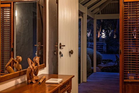 Beachfront House - Holiday Sunshine Coast 5