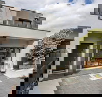 92 Brand New Doncaster Local House - Sunshine Coast Tourism