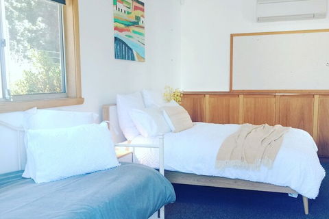 Old White Church Bed & Breakfast - Sunshine Coast Tourism 6