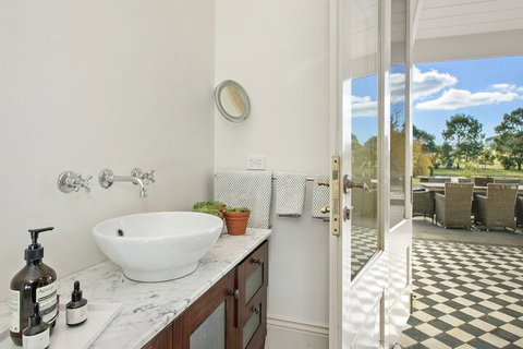 Orchards At Spring Vale Farm - Sunshine Coast Tourism 4