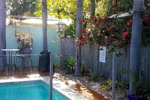 Beach Bliss Queen Bed BBQ Pool Netflix - Holiday Sunshine Coast 3