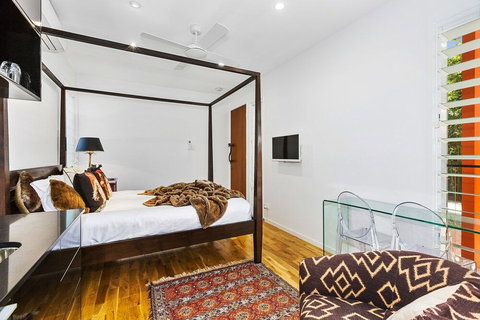 Ocean Pearl On Eclipse - Sunshine Coast Tourism 4