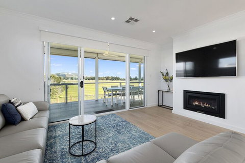 House At Normanville 22 Union Road - Sunshine Coast Tourism 6