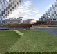 Modern Apartment in Darling Harbour - Holiday Sunshine Coast