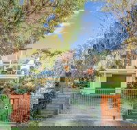 Woodingdean PET Friendly - Sunshine Coast Tourism