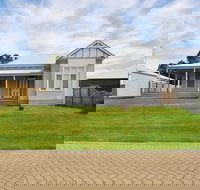 Paperbark Homestead PET Friendly - Sunshine Coast Tourism